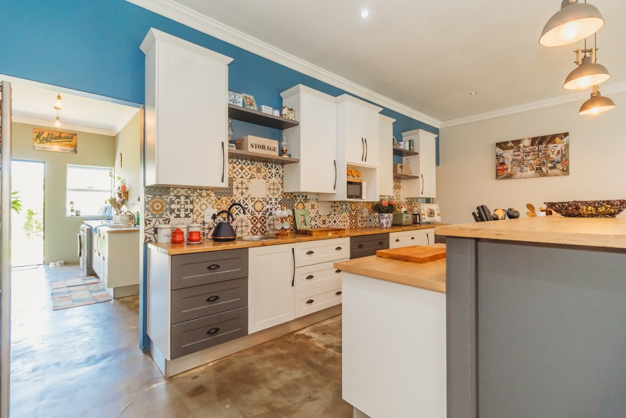 5 Bedroom Property for Sale in Heather Park Western Cape